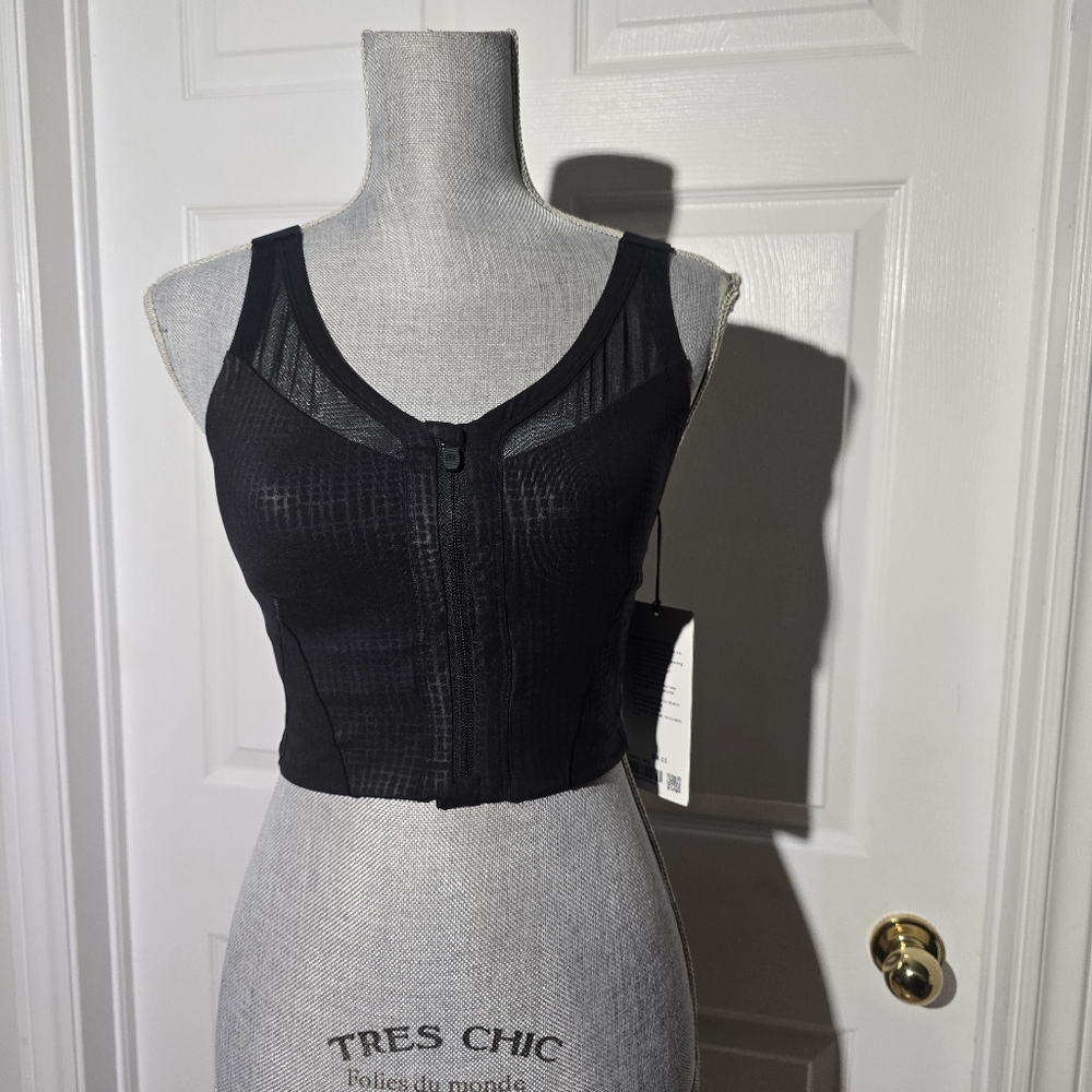 LULULEMON LAB NWT Zip Front Bra Top
